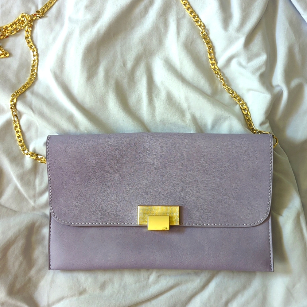 Lilac purple envelope clutch with gold accents and removable chain, NWOT